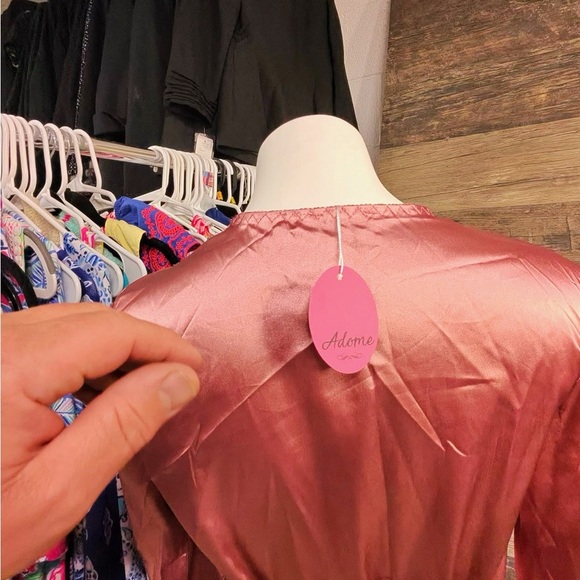 Adome Luxurious Pink Coral Satin Lace Robe - Picture 5 of 14